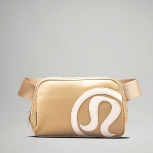 NWT Lululemon Everywhere Belt Bag